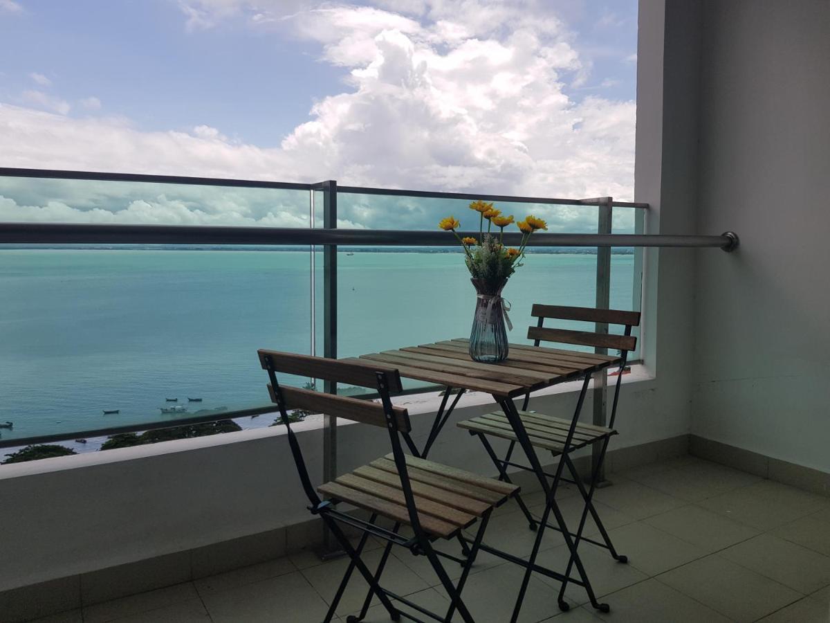 Mansion One Suite By Staycation Homestay Джордж Таун Екстериор снимка