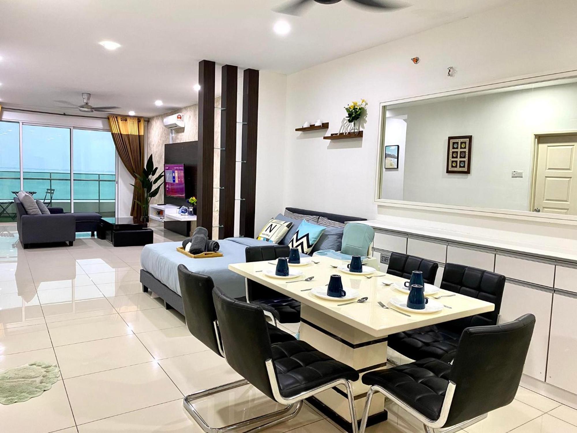 Mansion One Suite By Staycation Homestay Джордж Таун Екстериор снимка