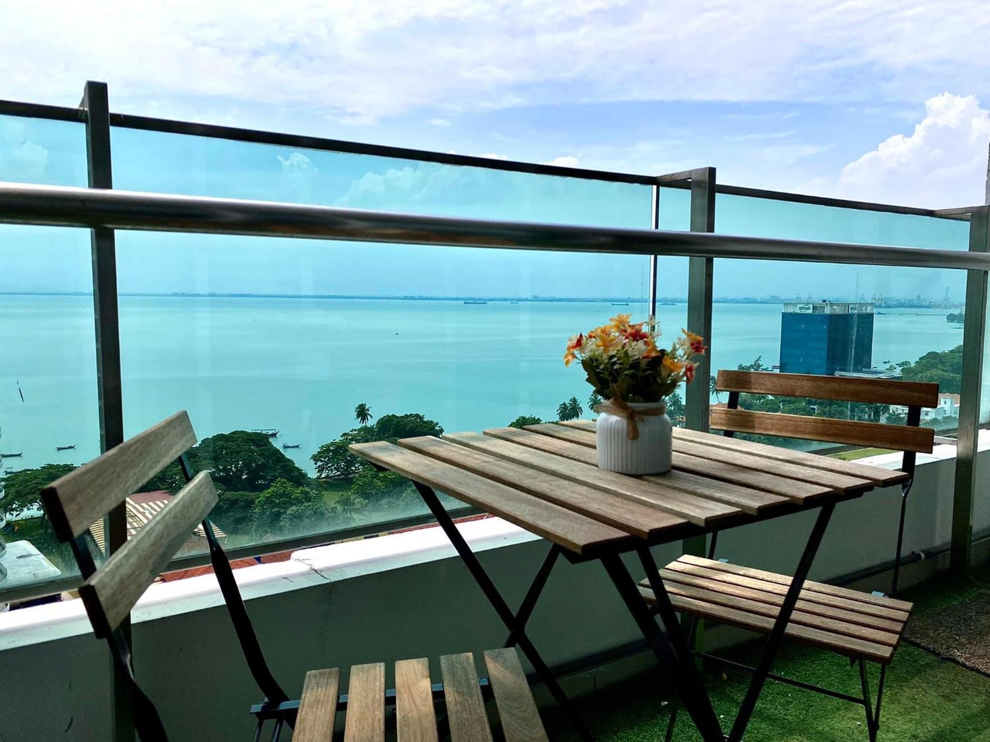 Mansion One Suite By Staycation Homestay Джордж Таун Екстериор снимка
