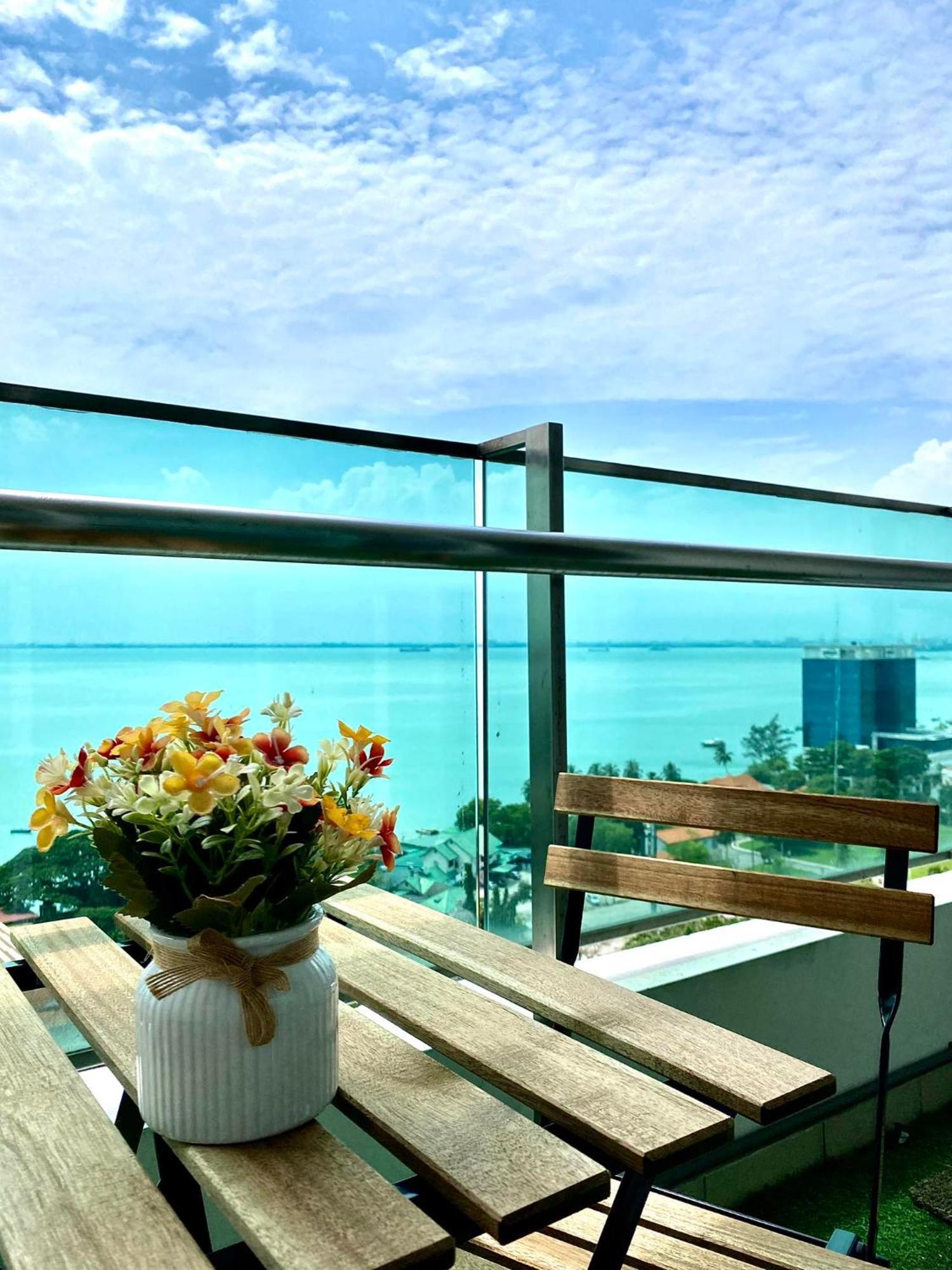 Mansion One Suite By Staycation Homestay Джордж Таун Екстериор снимка
